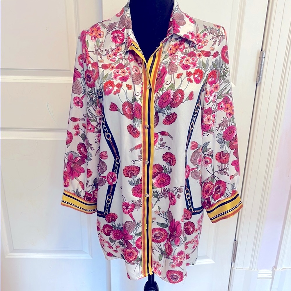 White and Pink Graphic Boxy Blouse with 3/4 Sleeves